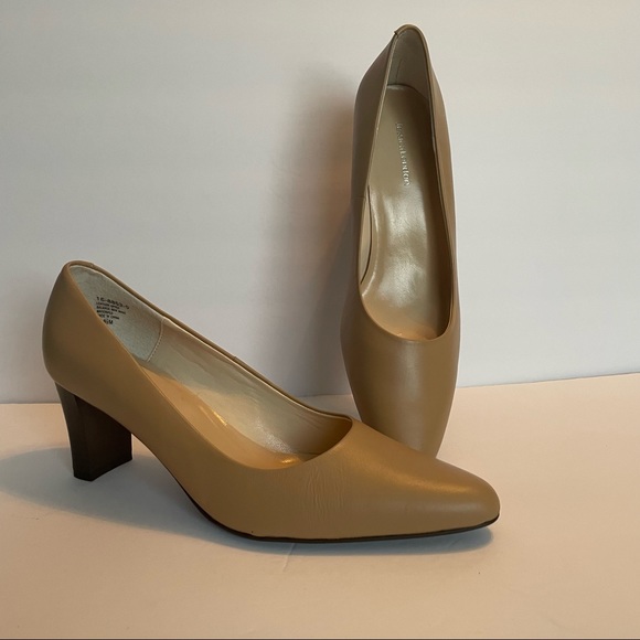 New Jessica London tan heals.  Size 8 1/2M - Picture 2 of 16